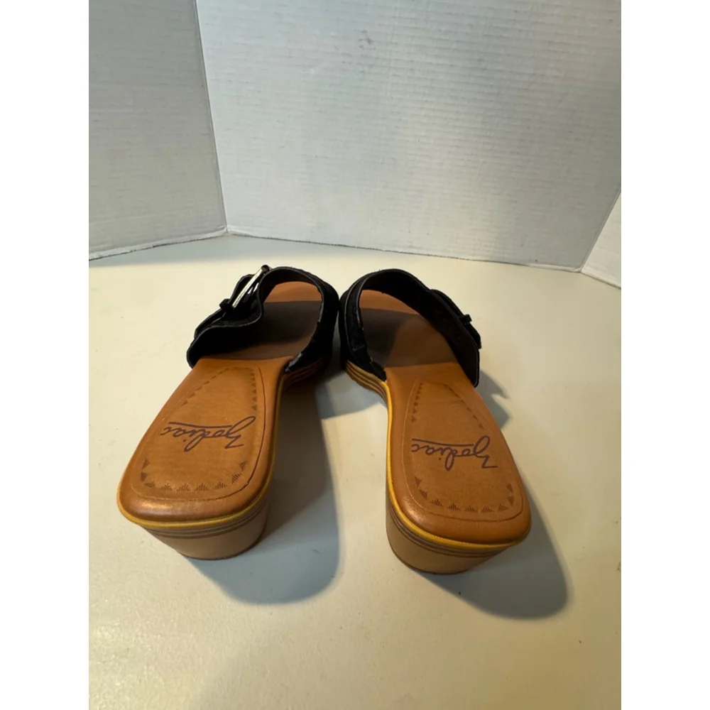 Zodiac Black Leather Heeled Sandals Size 9